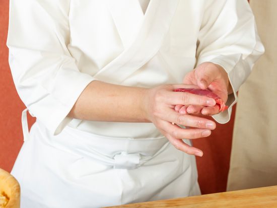 Japan_Generic Photos_Food_Sushi_pixta_74619391_M