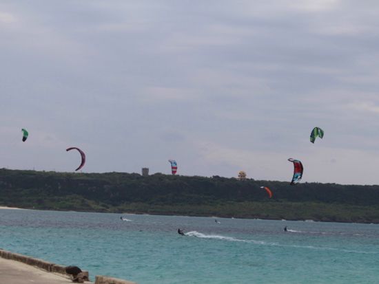 カイトボードマスターコースプラン　基本的な操作から滑走するまで練習　宮古島で唯一カイトボードを体験できるショップがご案内＜10歳から参加OK／4日間／宮古島＞