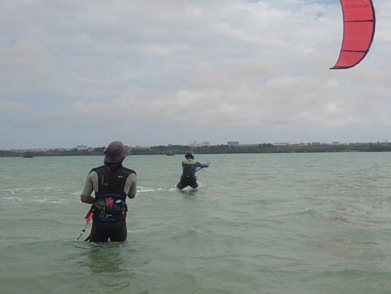 カイトボードマスターコースプラン　基本的な操作から滑走するまで練習　宮古島で唯一カイトボードを体験できるショップがご案内＜10歳から参加OK／4日間／宮古島＞