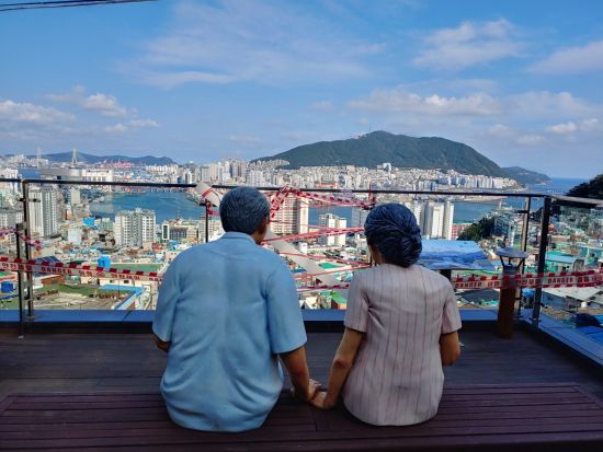 釜山市内観光ツアー　甘川文化村＋臨時首都記念館＋松島雲散策路＋釜山タワー＋ハヌル展望台＋チャガルチ市場＜日本語ガイド選択可／貸切プラン有＞