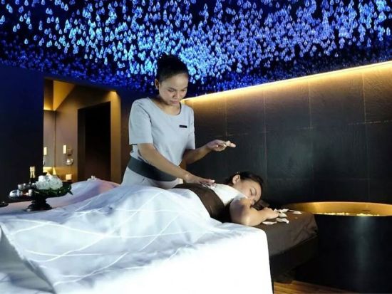 ディーウェルネスメッドスパ「Dii Wellness Med Spa」老舗ディバナスパが手掛けるメディカルスパ＜BTSプルンチット駅直結セントラルエンバシー内＞