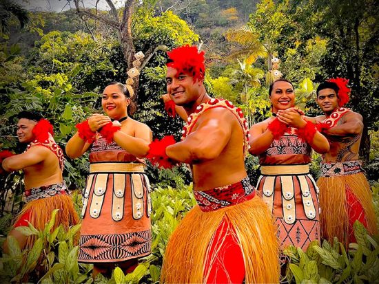 伝統ルアウ＆ハワイアンショー「トア・ルアウ」　アットホームな体験型ルアウショー　ノースショア観光と一緒に楽しもう！ワイメア渓谷の入場券付き＜ノースショア＞