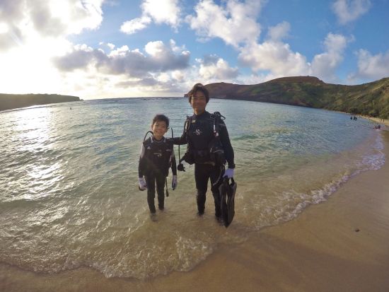 貸切キッズ体験ダイビング 8歳以上のお子様とそのご家族限定ツアー！餌付け体験＆水中写真プレゼント付き＜ビーチ／1ダイブ＞by ハウオリオーシャンスタイル