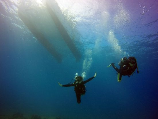 貸切親子体験ダイビング 親子で本格的なボートダイビングに挑戦！餌付け体験＆水中写真プレゼント付き＜ボート／2ダイブ＞by ハウオリオーシャンスタイル