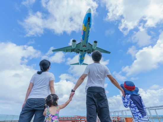 ファミリーフォトツアー　17ENDや渡口の浜などご希望の場所へご案内＆写真撮影　家族みんなで笑顔あふれる素敵な写真を残そう＜2～5名／宮古島＞