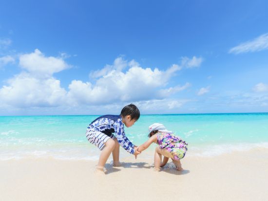 ファミリーフォトツアー　17ENDや渡口の浜などご希望の場所へご案内＆写真撮影　家族みんなで笑顔あふれる素敵な写真を残そう＜2～5名／宮古島＞