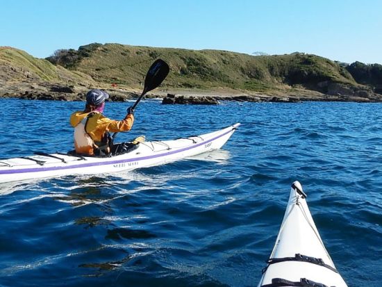 一人乗りシーカヤック体験 葉山・秋谷の海、風、空を体感しよう＜5時間半／1名～／葉山・秋谷＞byコア アウトフィッターズ