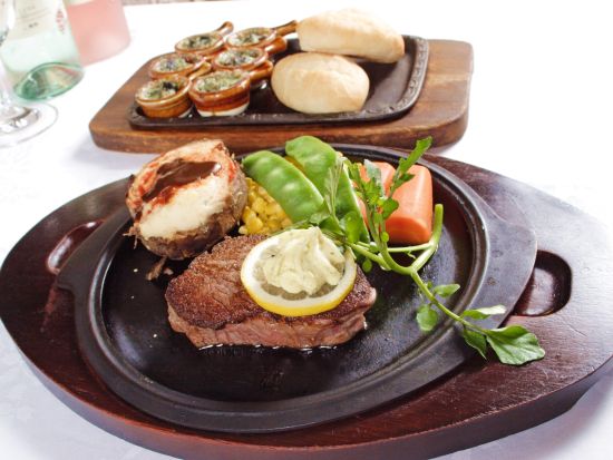 山梨 1日6名限定！甲府ワインポート ドメーヌQ ワイナリースタッフの解説付きでワイナリーを見学！ウェルカムドリンク＋コースランチ＆ワイン5種付き＜甲府市＞