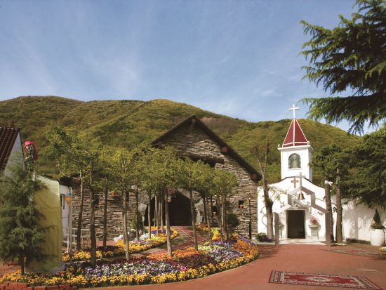 山梨 1日6名限定！甲府ワインポート ドメーヌQ ワイナリースタッフの解説付きでワイナリーを見学！ウェルカムドリンク＋コースランチ＆ワイン5種付き＜甲府市＞