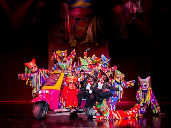 プーケットファンタシー入場券 タイ最大級のテーマパークで人気の象やトラの動物ショーを満喫＜往復シャトル＞