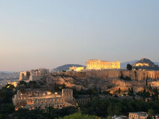 アテネナイトツアー  アクロポリスのライトアップとギリシア伝統料理のディナーショー＜5～10月／アテネ発＞