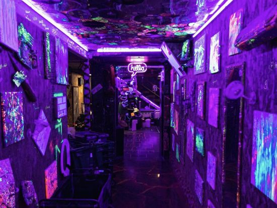 スプラッターアート体験　アートにルールなしで部屋中がキャンバスに！＜カカアコ＞By. Break'N Anger