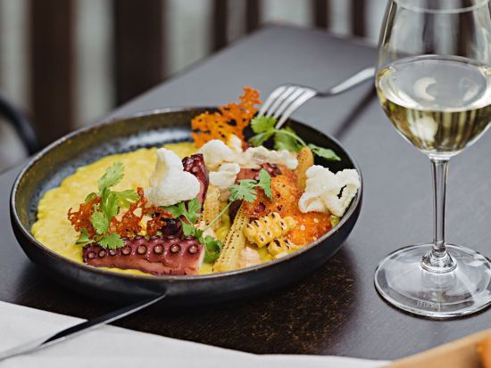 【プレミアム・チェコ】プラハ市内＆プラハ城入場 ＋午後は選べるプラン 1日観光ツアー＜貸切／昼食付／日本語／プラハ発＞