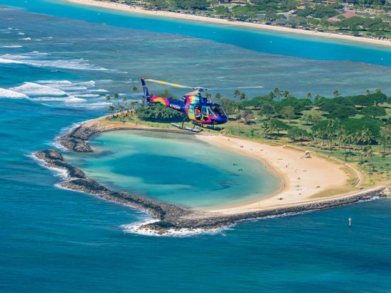ヘリコプター遊覧飛行　ドアなしでスリル満点 ダイヤモンドヘッドや真珠湾、オアフ島周遊にサンセットコースあり ＜フライト20～60分／英語パイロット＞