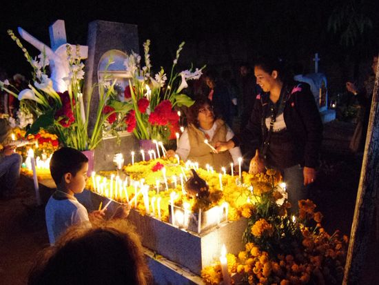 OP3 cementerio(noche)_edited