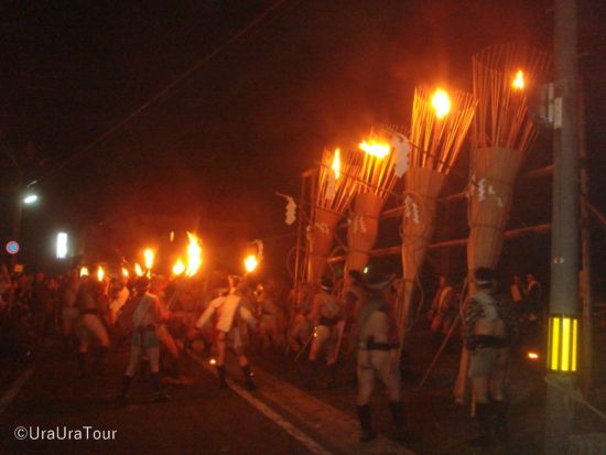 【10月22日(木)限定】「鞍馬の火祭」鑑賞ツアー 深夜のフィナーレまで鑑賞できる夜食付きプラン＜6時間／専用車移動／京都市＞