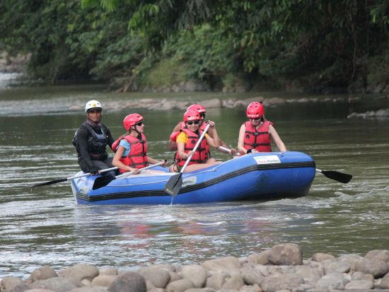マリマリ・カルチャービレッジ＋キウル川ラフティング　サバ州の文化体験とアクティビティを1日で楽しめるセットプラン＜英語ガイド／昼食付／コタキナバル発＞