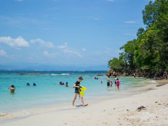 サピ島／マムティック島のいずれかに上陸！シュノーケリングツアー＜1日／英語／昼食付／コタキナバル発＞