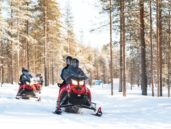 rovaniemi_snowmobile-safari-to-a-reindeer-farm-and-santa-claus-village-2_michael-mead_1920x1282