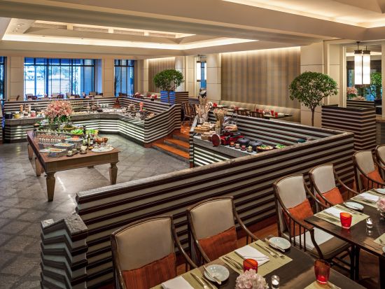 帰国日プラン！5つ星ホテル「ペニンシュラホテル」でのスパ＋ビュッフェディナー＋空港お送り＜貸切送迎車＞