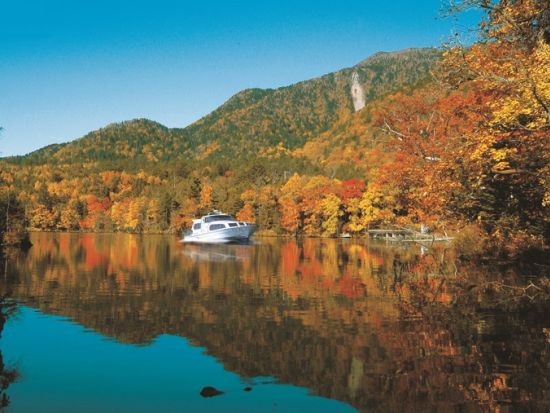 阿寒湖 モーターボート 風を切って湖面をかけぬける 選べる6コース！マリモ観覧ができるコースもご用意＜10～45分／5～11月／阿寒町＞by阿寒観光汽船