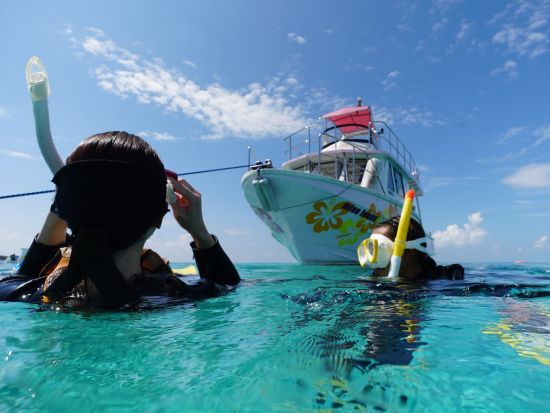 シュノーケリング　その日のベストポイントにボートでご案内　高品質のレンタル器材をご用意＜1日／昼食付き／石垣島市街地送迎可＞