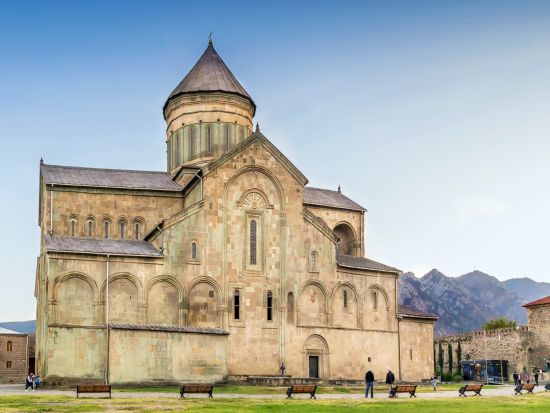 【プライベートツアー】世界遺産 古都ムツヘタの教会とゴリ ウプリスツィ洞穴住居跡＜車＋ガイド貸切／昼食付／トビリシ発＞