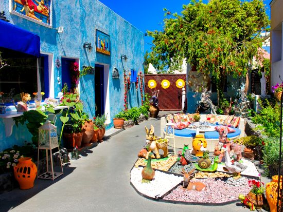 サントリーニ島3つの村を散策☆メサゴニア村＋ピルゴス村＋イア村夕日鑑賞バスツアー＜4月～10月／英語／サントリーニ島＞