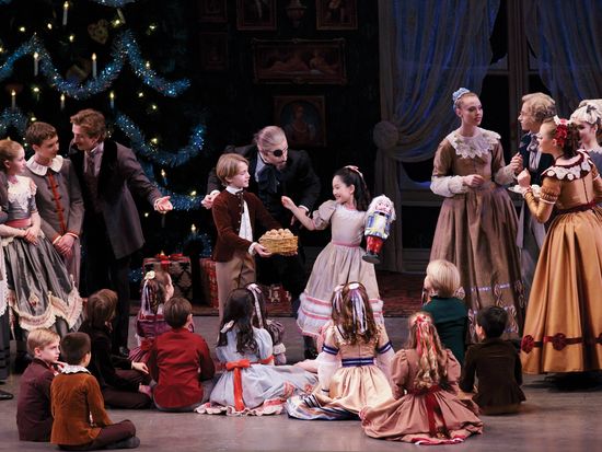 01293-FY23-GS-Broadway-Inbound-Nut-Assets-NYCB-Nut-5