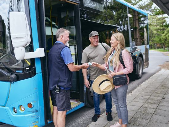 ロットネスト島「世界一幸せな動物」クオッカに出逢える自由散策＜1日バスチケット付き／パース市内送迎付き／ヒラリーズ発着＞