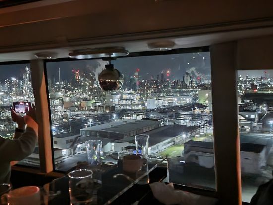 東京レストランバス　ディナーコース　川崎工場地帯の夜景を観賞！オープントップバスで幻想的な夜景を眺めながらフレンチディナーを満喫＜3.5時間／東京駅丸ビル＞