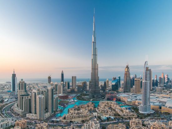 【プライベート】貸切観光チャーター　自由にドバイ観光！お好きな行き先・送迎場所　*伝統衣装レンタルオプションあり＜1台料金／4～9時間／日本語＞ 