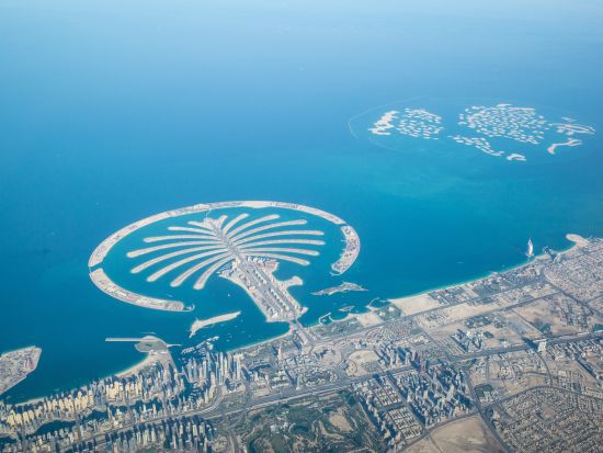 【プライベート】貸切観光チャーター　自由にドバイ観光！お好きな行き先・送迎場所　*伝統衣装レンタルオプションあり＜1台料金／4～9時間／日本語＞ 