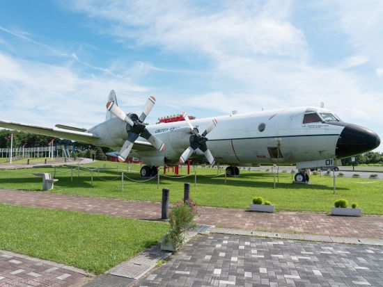 貸切観光タクシー 三沢航空科学館と十和田現代美術館めぐり　現代アートとサイエンスに触れる旅へ＜4時間／星野リゾート青森屋発／八戸解散＞