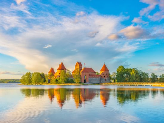 トゥラカイ　半日観光ツアー ＜車＋ガイド貸切／ヴィリニュス発＞