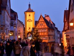 Rothenburg_Christmas market_pixta_49130769_XL