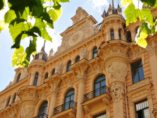 ラトヴィアの首都 世界遺産リーガ　半日観光ツアー ＜車＋ガイド貸切／リーガ発＞