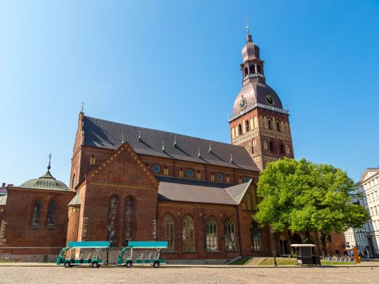 ラトヴィアの首都 世界遺産リーガ　半日観光ツアー ＜車＋ガイド貸切／リーガ発＞