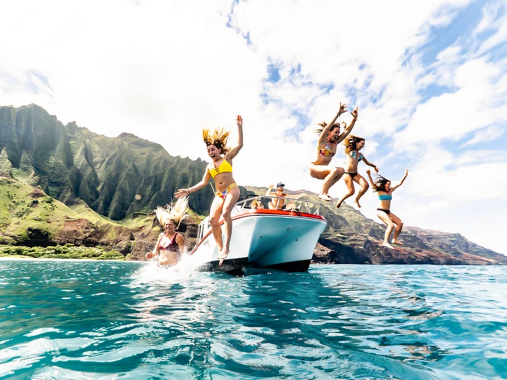Kauai Na Pali Coast Snorkeling Tour & Sea Cave Adventure by Makana Charters  tours, activities, fun things to do in Kauai(Hawaii)｜VELTRA