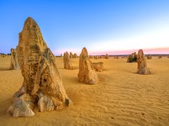 Australia_Perth_Pinnacles_shutterstock_1019797576