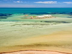 Eagle Bluff Lookout - Denham_pixta_53767684_M