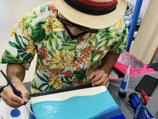 レジンアート体験　人気のレジンアートで石垣島の海を描いてアート作品に！アートボードまたはコースター＜石垣島＞by くくる屋