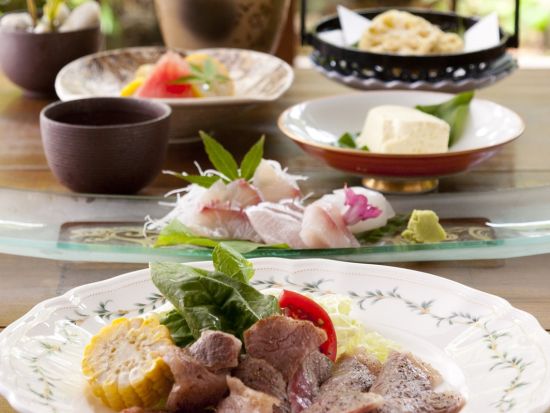 手作り体験2種と贅沢コース料理満喫ツアー　干菓子作り＋匂い袋作り＋囲炉裏料理エビス亭のコース料理　茶室での呈茶付き＜ランチまたはディナープラン／平戸市＞