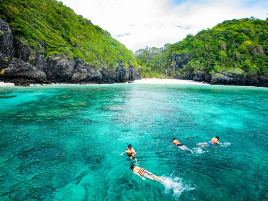 【最大3組の少人数制】ベテラン女性日本語ガイド専属同行｜ピピ島＋カイ島 マヤベイ・ピレーラグーン観光＜島内無料送迎＞