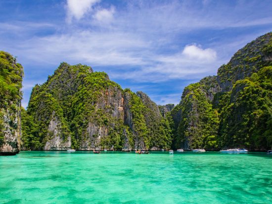 【最大3組の少人数制】ベテラン女性日本語ガイド専属同行｜ピピ島＋カイ島 マヤベイ・ピレーラグーン観光＜島内無料送迎＞