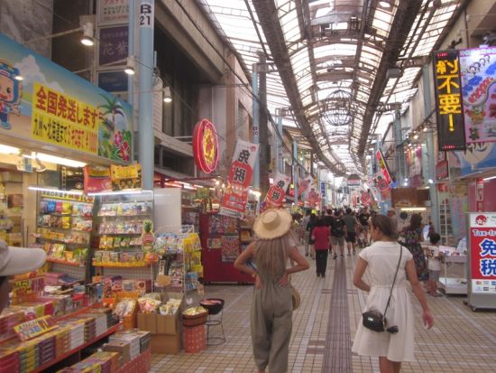 ガイドと歩く！那覇まちま～い　那覇の市場（マチグヮー）迷宮めぐり＜午前・午後／那覇 国際通り発＞
