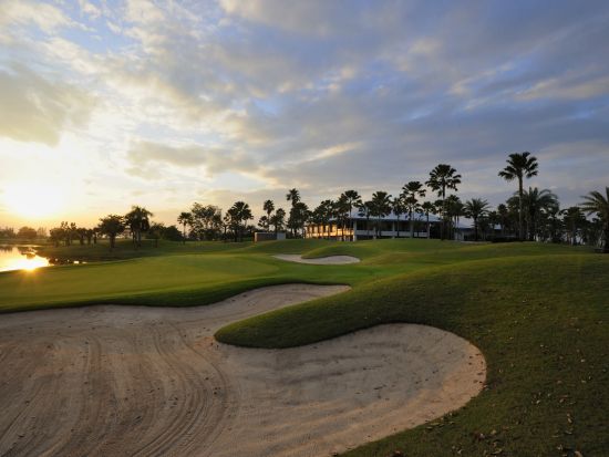 ロータスバレーゴルフリゾート　送迎付きゴルフツアー＜ホテル送迎空港送迎選択可／日本語ガイド付／カート代込＞