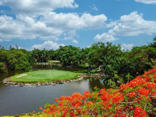 スパプルック ゴルフクラブ　送迎付きゴルフツアー＜ホテル送迎／空港送迎選択可／日本語ガイド付＞