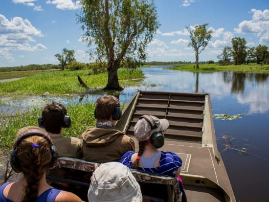 ヘリ遊覧＆メアリー川湿地帯ツアー　オーストラリアの雄大な自然をクルーズやエアボートで存分に満喫！＜4～9月／英語／ダーウィン発＞