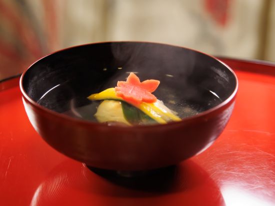 京都に100年続く老舗料亭「京料理 さくらい」三代目店主から教わる「おだし」作り体験　京料理の真髄や歴史も学べる！＜1時間半～2時間／京都市北区＞